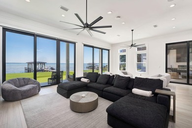 Perfectly positioned on the bay and masterfully constructed by - photo 15