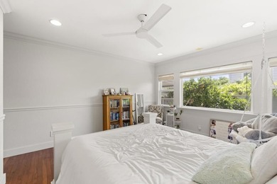 BIRD ROCK SUMMER RENTAL - House & Studio Cottage. Tucked away in - photo 16