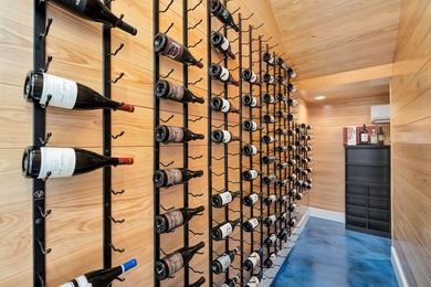 Perfectly positioned on the bay and masterfully constructed by - photo 21