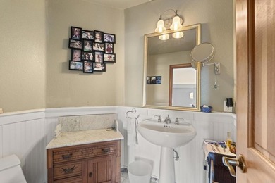 BIRD ROCK SUMMER RENTAL - House & Studio Cottage. Tucked away in - photo 24