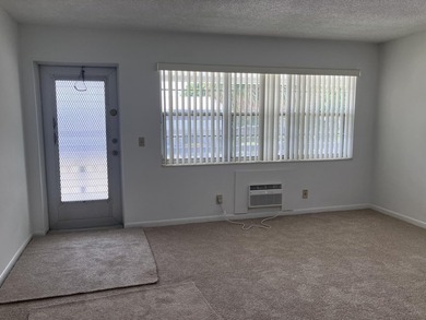 1 Bedroom, 1 Bath, 2nd floor unit. Great refreshed unit, brand - photo 4