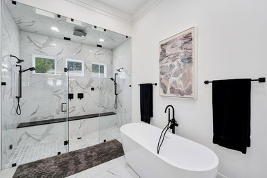 Perfectly positioned on the bay and masterfully constructed by - photo 27