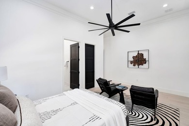 Perfectly positioned on the bay and masterfully constructed by - photo 30