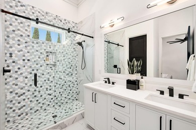 Perfectly positioned on the bay and masterfully constructed by - photo 32