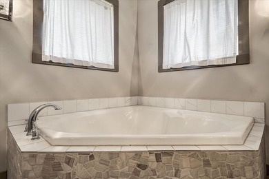 Welcome to 2649 Wildwood Rd, a private cabin-style retreat - photo 35