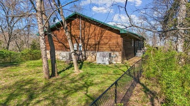 Welcome to 2649 Wildwood Rd, a private cabin-style retreat - photo 44