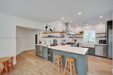 Welcome to this stunning, turnkey Palmetto Bay luxury oasis - photo 3