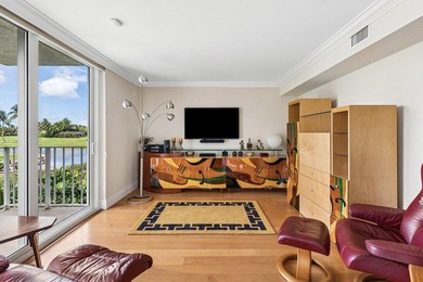 This beautifully updated first-floor condo offers 3 bedrooms, 2 - photo 15