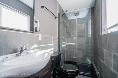 Welcome to 2981 Hylan Boulevard, a truly unique opportunity - photo 15