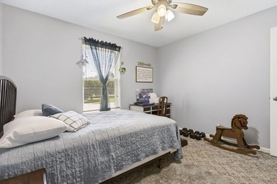 Located in an attractive, established neighborhood in Stockton - photo 20