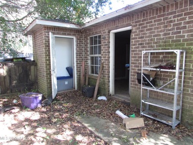 Great investment opportunity in this 3/2 brick duplex. Both - photo 5