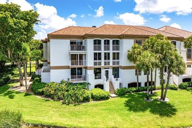 This beautifully updated first-floor condo offers 3 bedrooms, 2 - photo 32