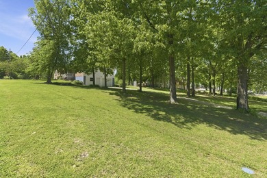 Located in an attractive, established neighborhood in Stockton - photo 34