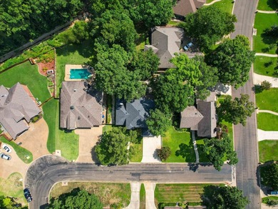 Take a look at this classic charmer. This stunning home is full - photo 37