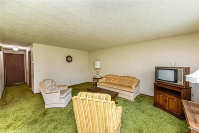 Hello Curb Appeal!!! ~ If you're looking for a solid ranch, with - photo 14