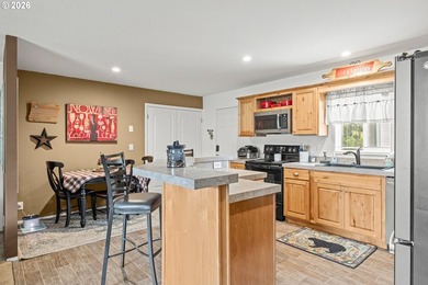 Coastal Oregon living at its best! Nestled just minutes from the - photo 27