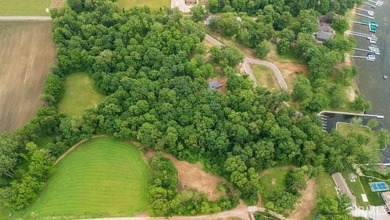 Premier lakefront building site now available at The Oaks. Lot 4 - photo 38