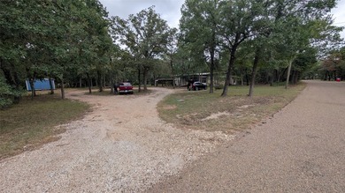 Welcome to your slice of Texas. This 1.06 acre property is - photo 2