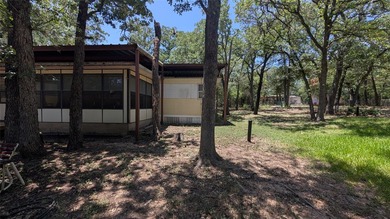 Welcome to your slice of Texas. This 1.06 acre property is - photo 5