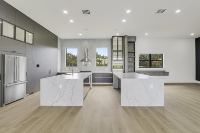 Experience refined living in this exceptional 4-bedroom - photo 19