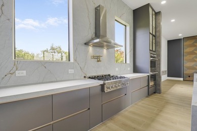 Experience refined living in this exceptional 4-bedroom - photo 24