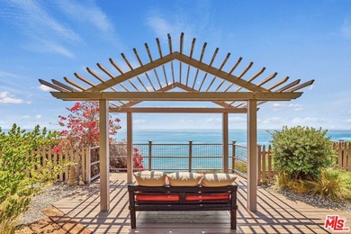 Some of Point Dume's most extraordinary properties are defined - photo 30