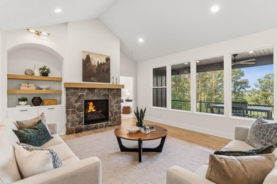 Experience New Construction luxury living on desirable Red Oak - photo 4