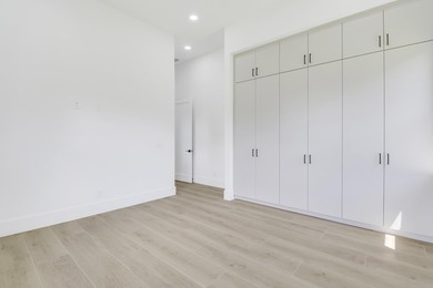 Experience refined living in this exceptional 4-bedroom - photo 40