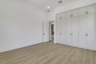 Experience refined living in this exceptional 4-bedroom - photo 43