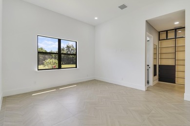 Experience refined living in this exceptional 4-bedroom - photo 47