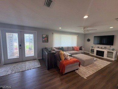 Don't miss your opportunity to own this lovely, UPDATED, 3 - photo 3