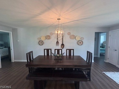 Don't miss your opportunity to own this lovely, UPDATED, 3 - photo 4