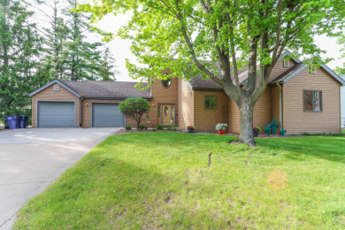 Custom-Built Lakefront Home in Waupaca, WI - Taylor Lake Gem - photo 5