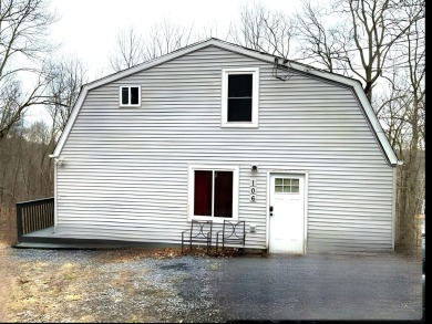 Lake Home For Sale in East Stroudsburg, Pennsylvania