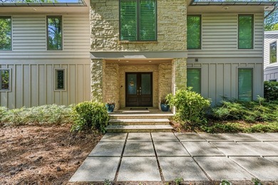 Welcome to a true waterfront retreat on Lake Harding, where - photo 5
