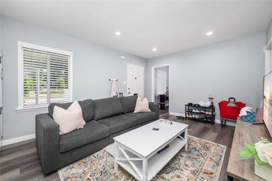 Excellent investment opportunity in the heart of Long Beach - photo 5