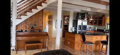 This magnificent 5.3-acre upcountry South Kona estate is a - photo 6
