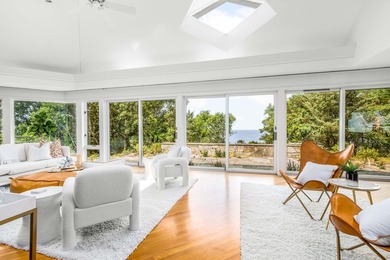 Waterfront contemporary luxury on a private lane in the coveted - photo 11