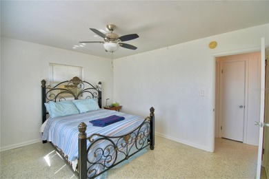 Lakefront home on Lake Reedy.  This 3 bedroom 1 bath concrete - photo 15