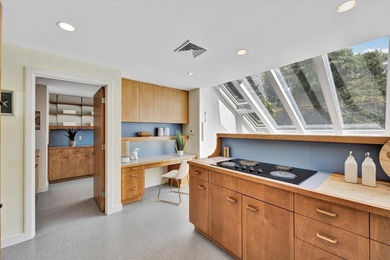 Waterfront contemporary luxury on a private lane in the coveted - photo 18