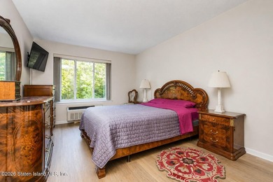 Welcome to 41 Wellington Court. This beautifully updated - photo 18
