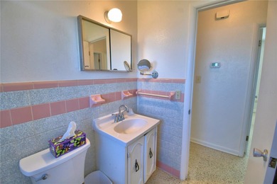Lakefront home on Lake Reedy.  This 3 bedroom 1 bath concrete - photo 20