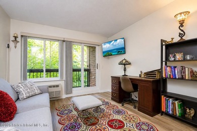 Welcome to 41 Wellington Court. This beautifully updated - photo 21