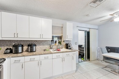 Exceptional investment opportunity! This centrally located CBS - photo 22