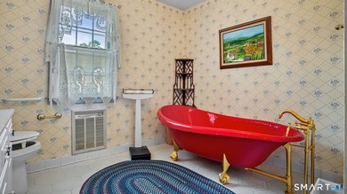 Steeped in history and lovingly preserved, the Elijah Mallett - photo 23