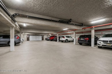 Welcome to 41 Wellington Court. This beautifully updated - photo 23