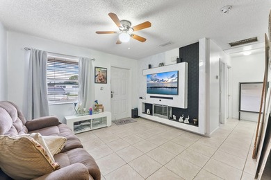 Exceptional investment opportunity! This centrally located CBS - photo 27