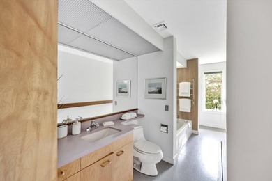 Waterfront contemporary luxury on a private lane in the coveted - photo 28