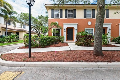 Beautiful, freshly painted two-story corner-unit townhouse - photo 1