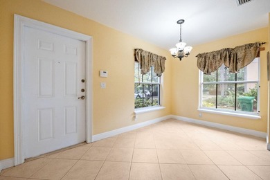 Beautiful, freshly painted two-story corner-unit townhouse - photo 3